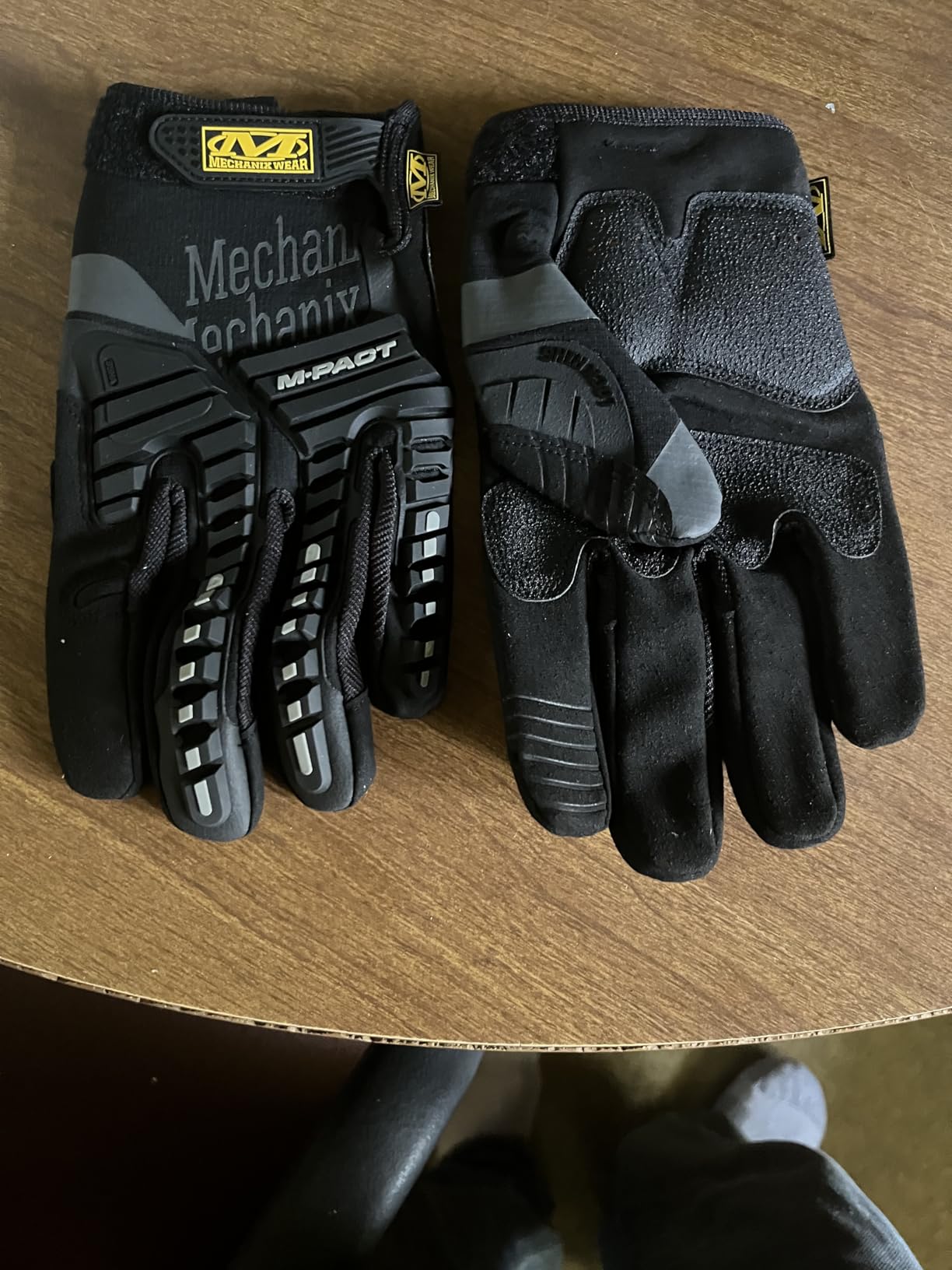 Mechanix Wear M-Pact Touchscreen Work Gloves, Large, Black customer photo 1