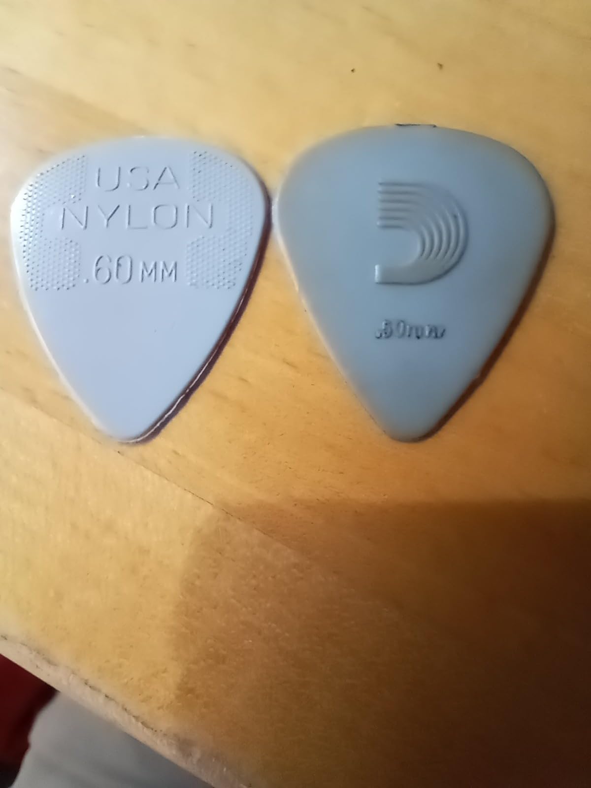 D'Addario Nylflex Guitar Picks - Nylon Guitar Picks with Grip - Great for Vintage Electric Sounds and Acoustic Strumming - 10 pack, Light (.50mm) customer photo 1