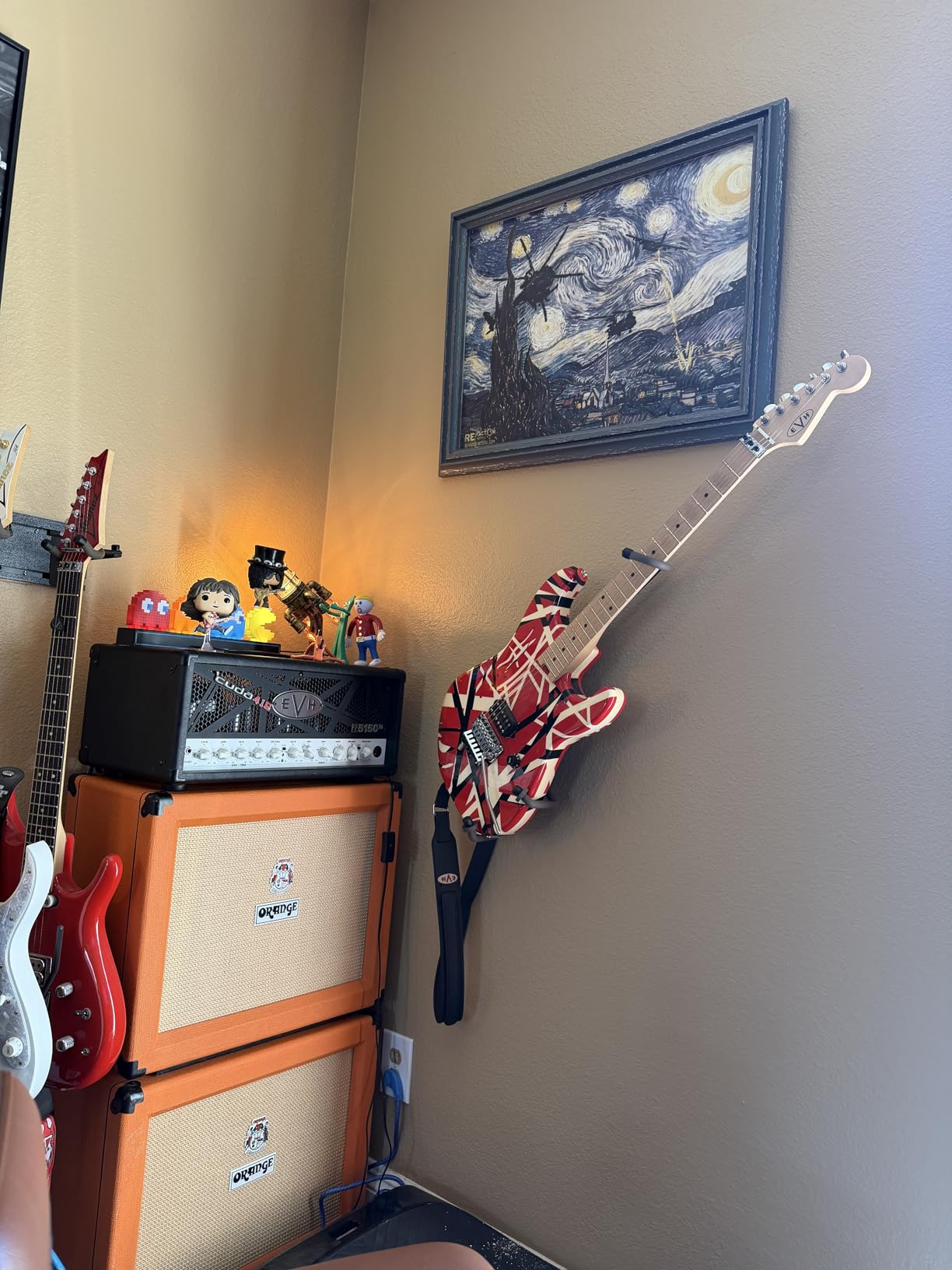String Swing CC151-LPN-FW Horizontal Low-Profile Narrow-Body Guitar Holder for Flat Wall Mount - 1 Piece Unit customer photo 1