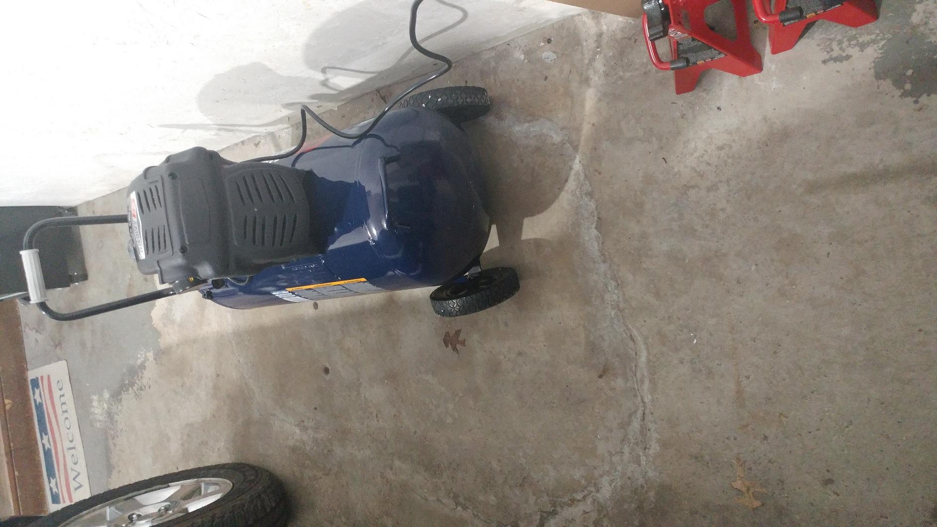 Campbell Hausfeld 26-Gallon Oil-Free Air Compressor, 150 PSI, (DC260000) customer photo 2