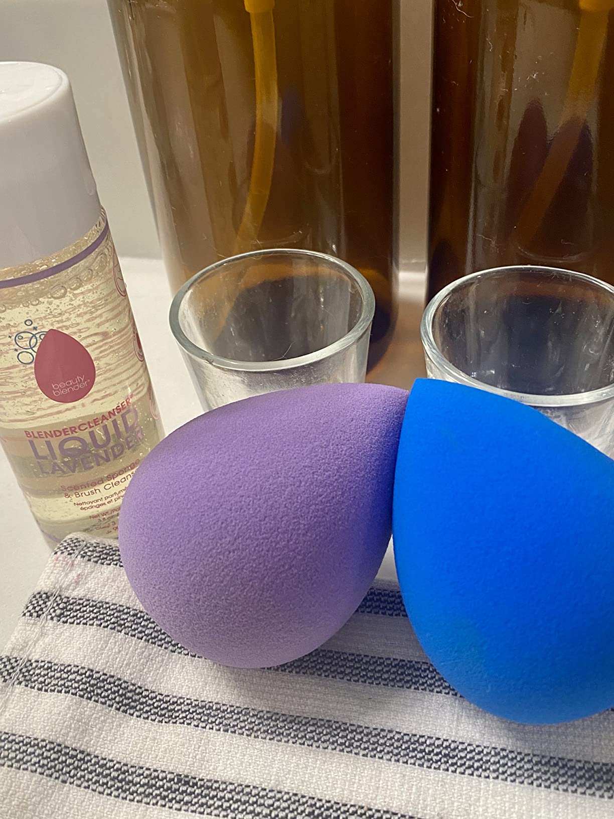 Beautyblender | Blendercleanser Tool Wash | Lavender Purifying Liquid Soap | Sponge, Brush, Makeup Tool Cleanser | Lavender-Scented, Vegan, Paraben & Sulfate-Free, 3 oz | Package May Vary customer photo 2