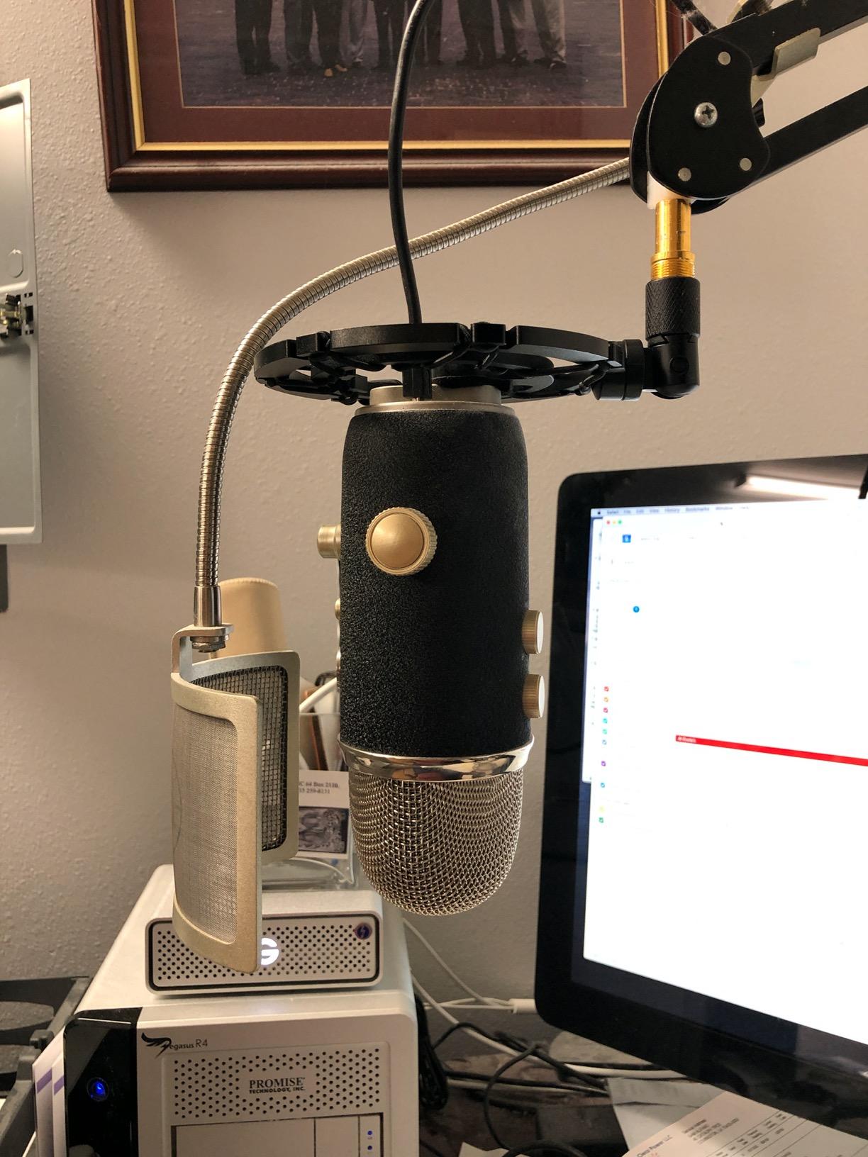 Pro Microphone Shock Mount - Mic Holder Compatible w/Blue Yeti, Snowball & Pro Microphones customer photo 2