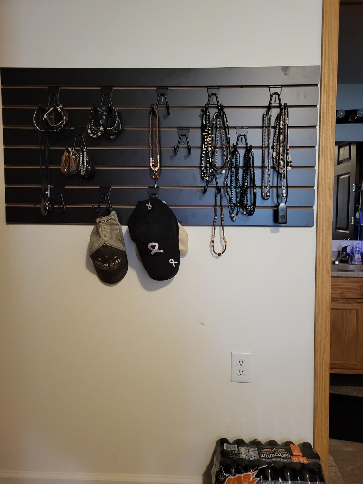 SSWBasics Horizontal Black Slatwall Panels, 24