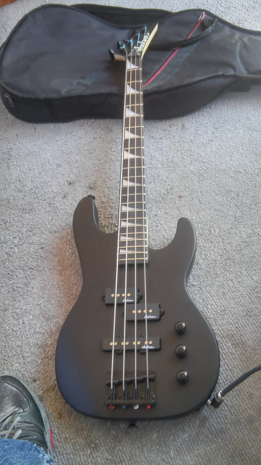 Jackson JS Series Concert Bass JS1X, Satin Black, Amaranth Fingerboard customer photo 1