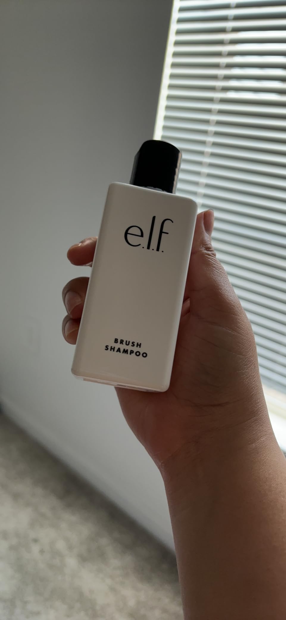 e.l.f. Makeup Brush Shampoo, Gentle Bristles Conditioner To Easily Remove Oils & Dirt From Makeup Brushes, 4.1 Fl Oz, Vegan & Cruelty-Free customer photo 1