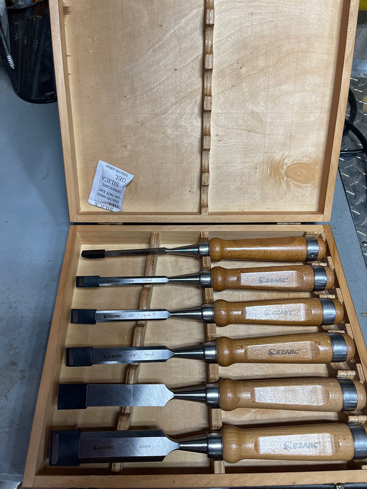 EZARC Wood Chisel Set, 6PCS 1/4-1 Inch CR-V Chisels with Wooden Case customer photo 1