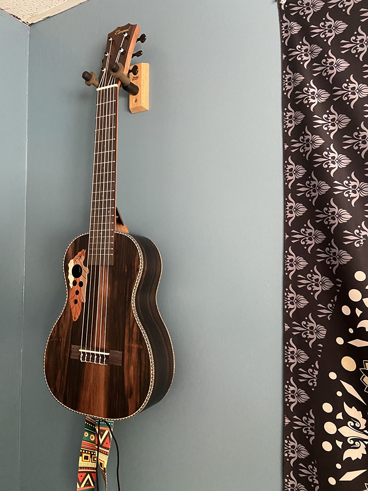 Caramel CB904G 30inch Ebony Wood Baritone Electric Guitalele customer photo 1