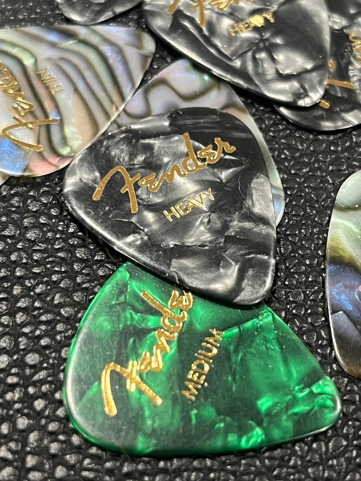 Fender Premium Picks Sampler - 12 Pack Includes Thin, Medium & Heavy Gauges (Austin Bazaar Exclusive) customer photo 1