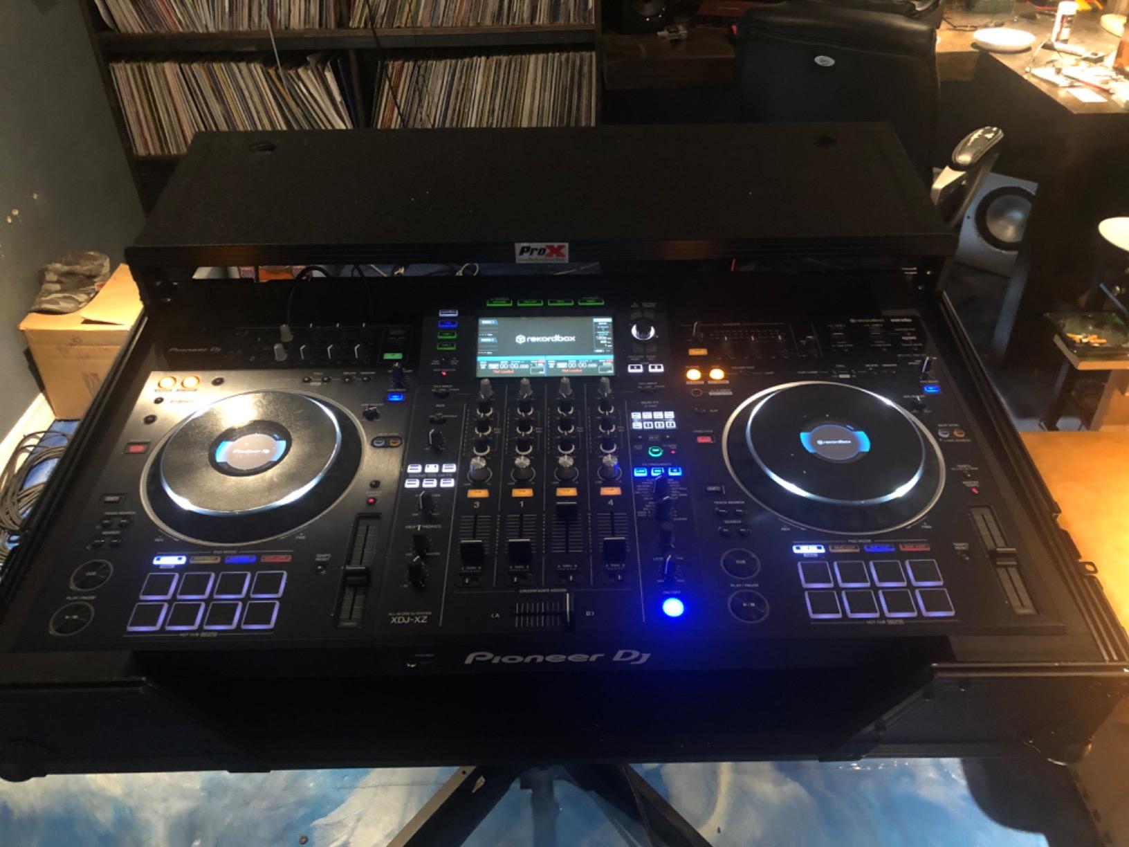 ProX XS-XDJXZWLTBL ATA Flight Case ATA Flight Case For Pioneer XDJ-XZ DJ Controller with Laptop Shelf 1U Rack Space and Wheels - Black customer photo 1