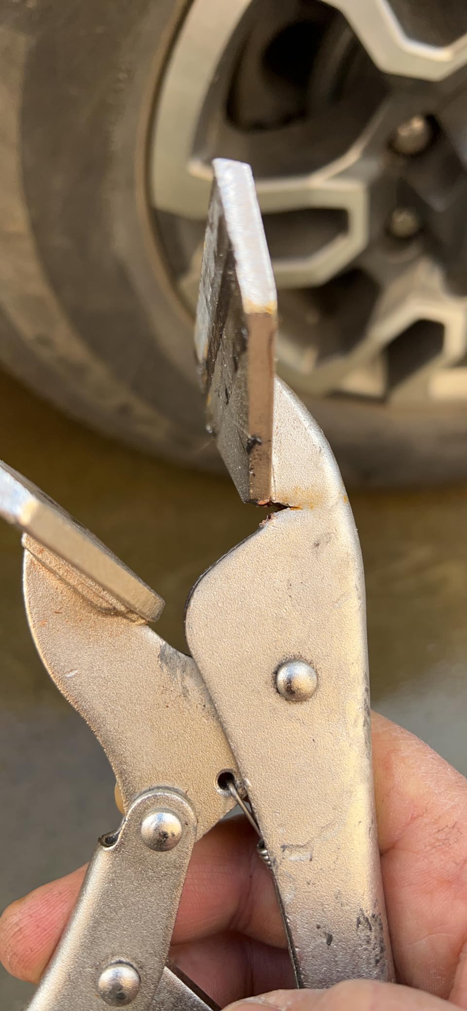 10-inch Locking Sheet Metal Clamp, Heavy Duty Sheet Metal Grip Tool, Heat-Treated Nickle Plated Welding Plier customer photo 2