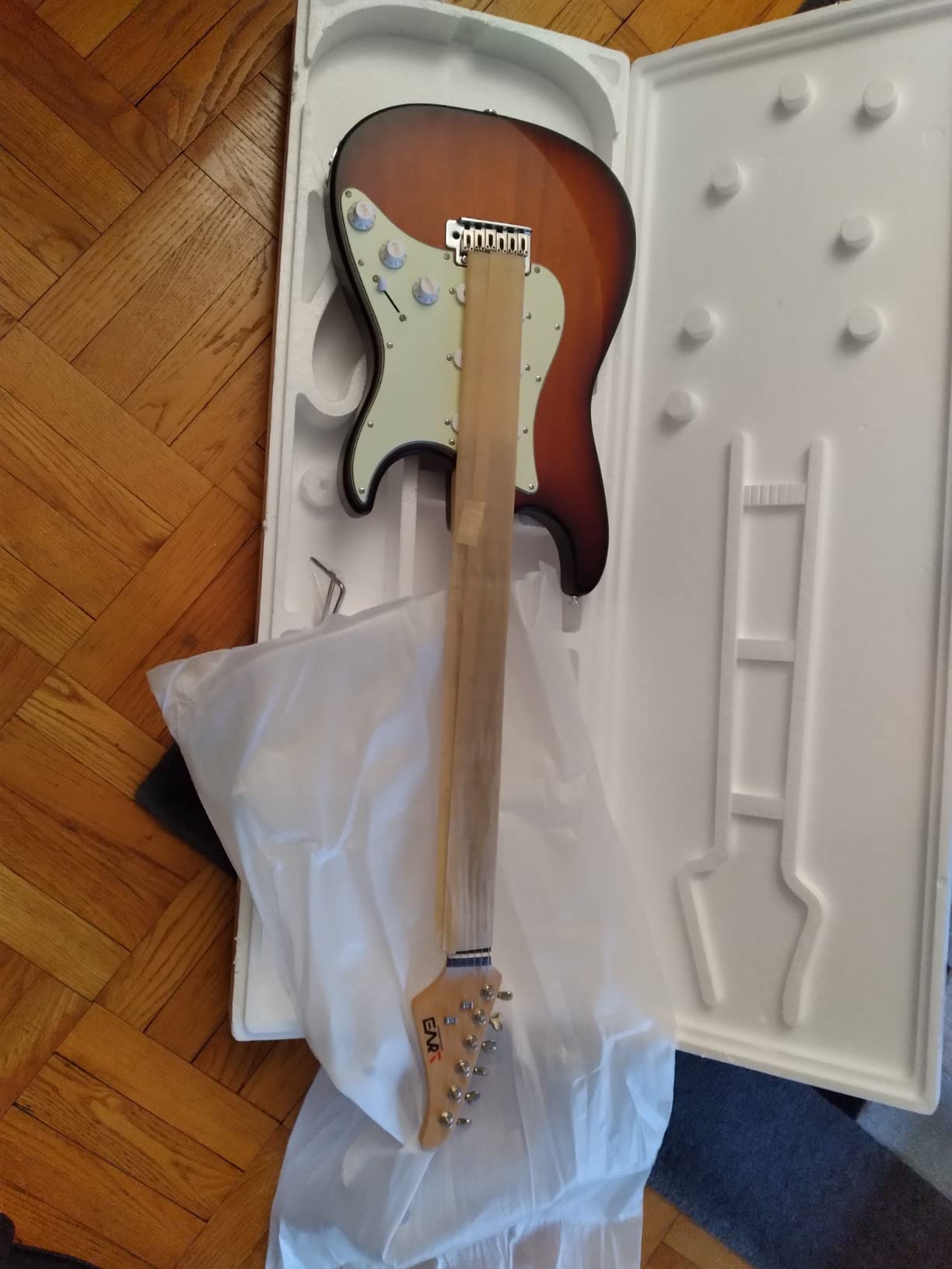 EART Electric Guitar SSS Single Coil Pickups,Solid-Body,Stainless Steel Frets Right Handed-Rosewood Fingerboard,blue customer photo 2