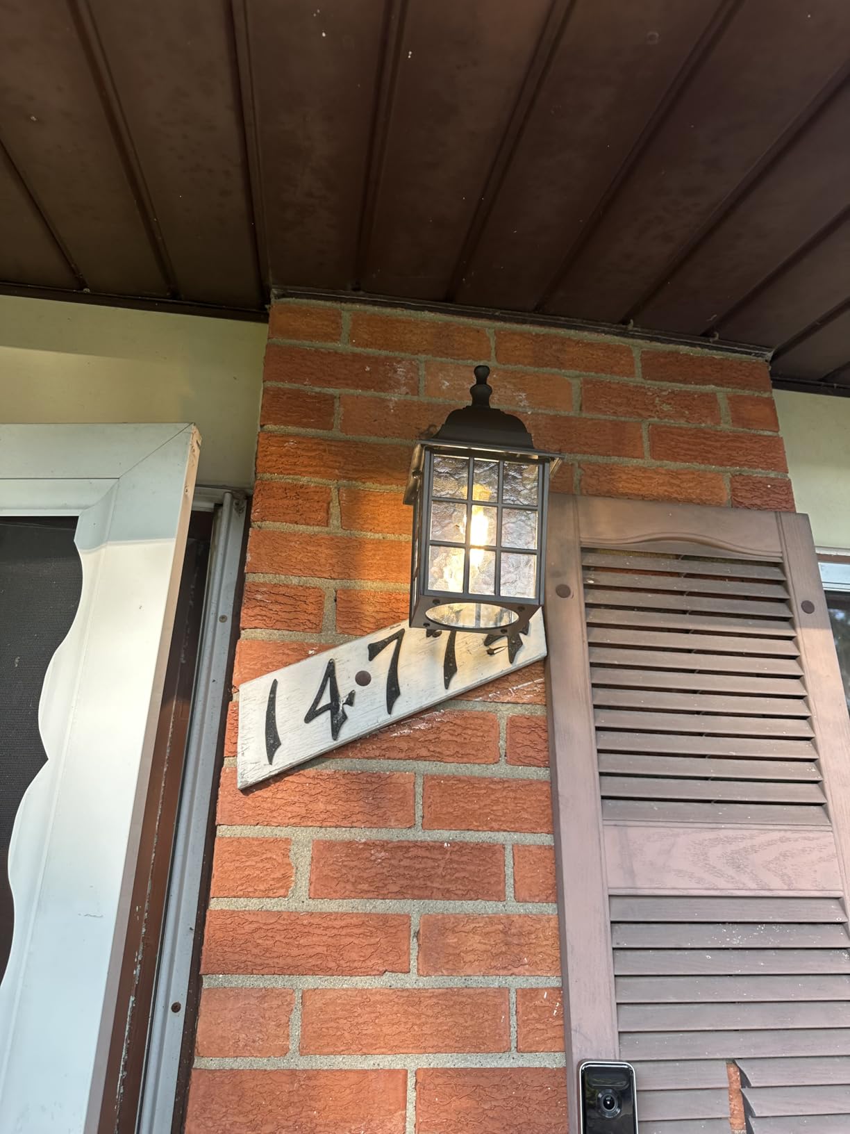 WIHTU Dusk to Dawn Outdoor Wall Lights 2Pack, Classic Exterior Porch Light customer photo 2