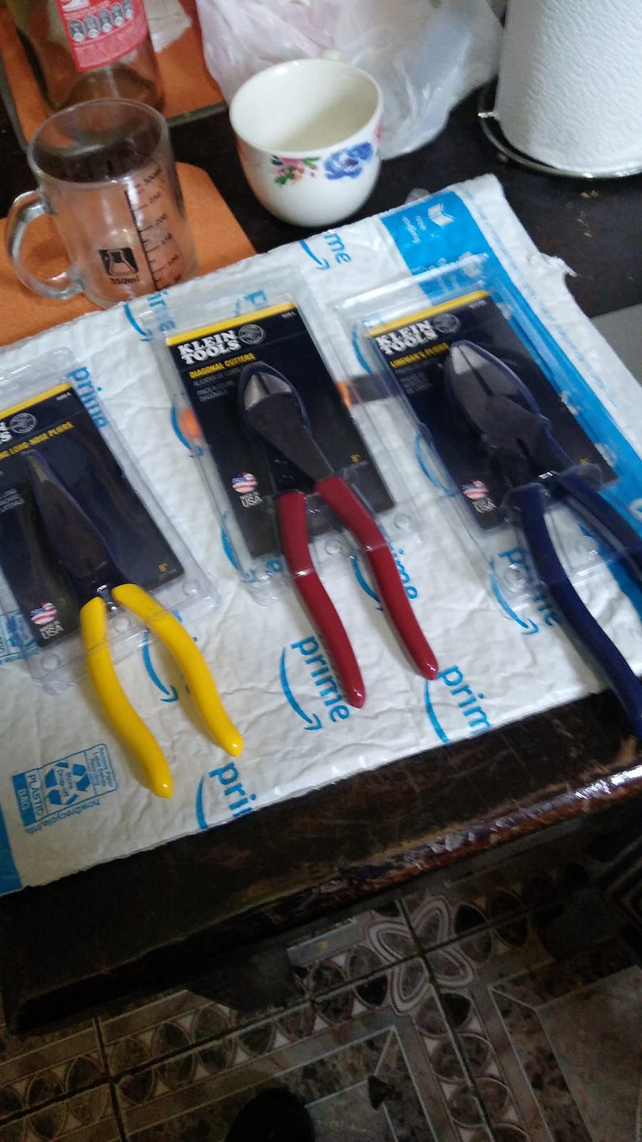 Klein Tools 80020 Plier Set, Made in USA, Lineman's Pliers, Diagonal Cutters, and Needle Nose, Induction Hardened Knives, 3-Piece customer photo 2