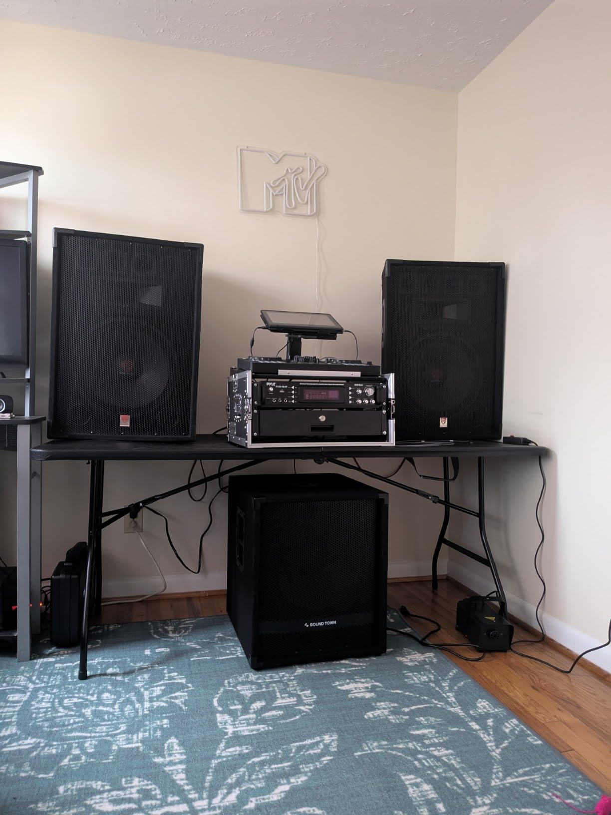 Sound Town METIS Series Powered Subwoofer 2400 Watts 18