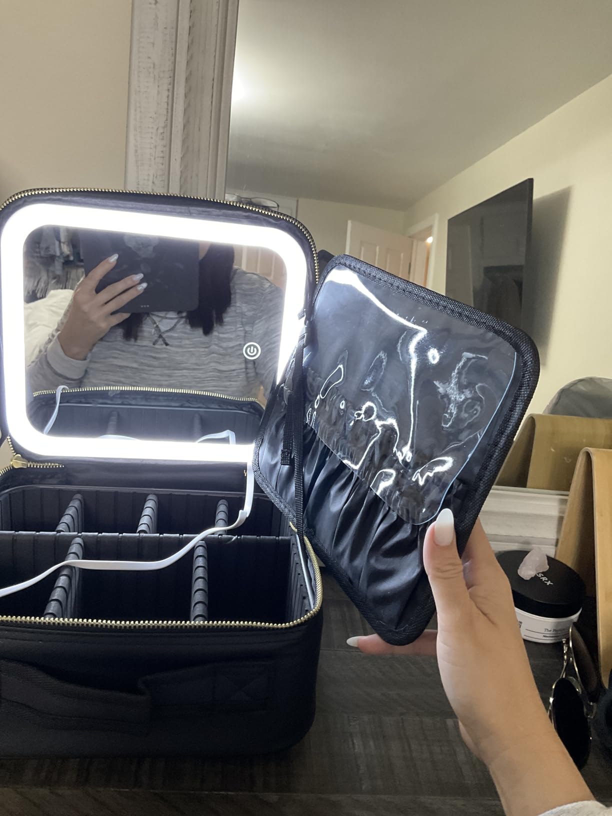 Extrei Gent Makeup Travel Train Case with Mirror LED Light 3 Adjustable Brightness Large Cosmetic Bag Portable Storage Adjustable Partition Waterproof Makeup Brushes Make up Jewelry Gift for Women customer photo 1