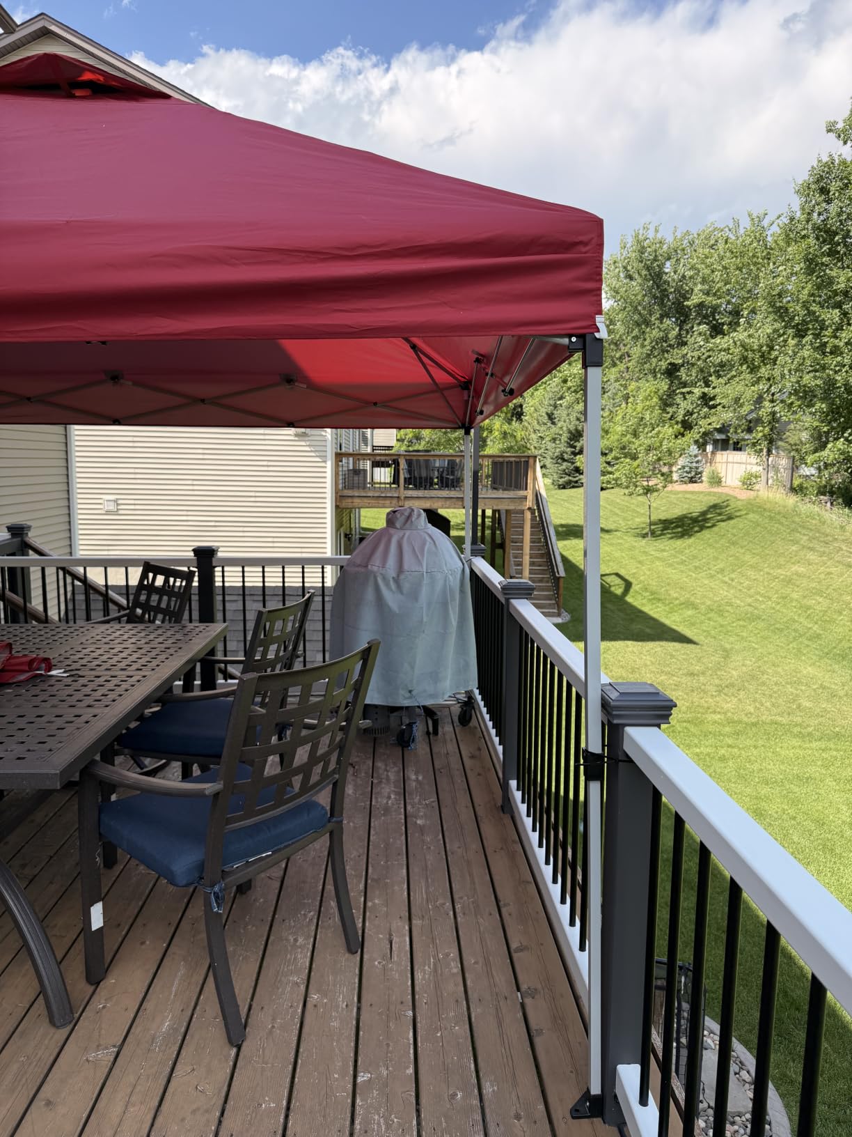 CROWN SHADES 10x10 Pop Up Canopy with 1 Side Wall, Beach Canopy Tent, Red customer photo 2