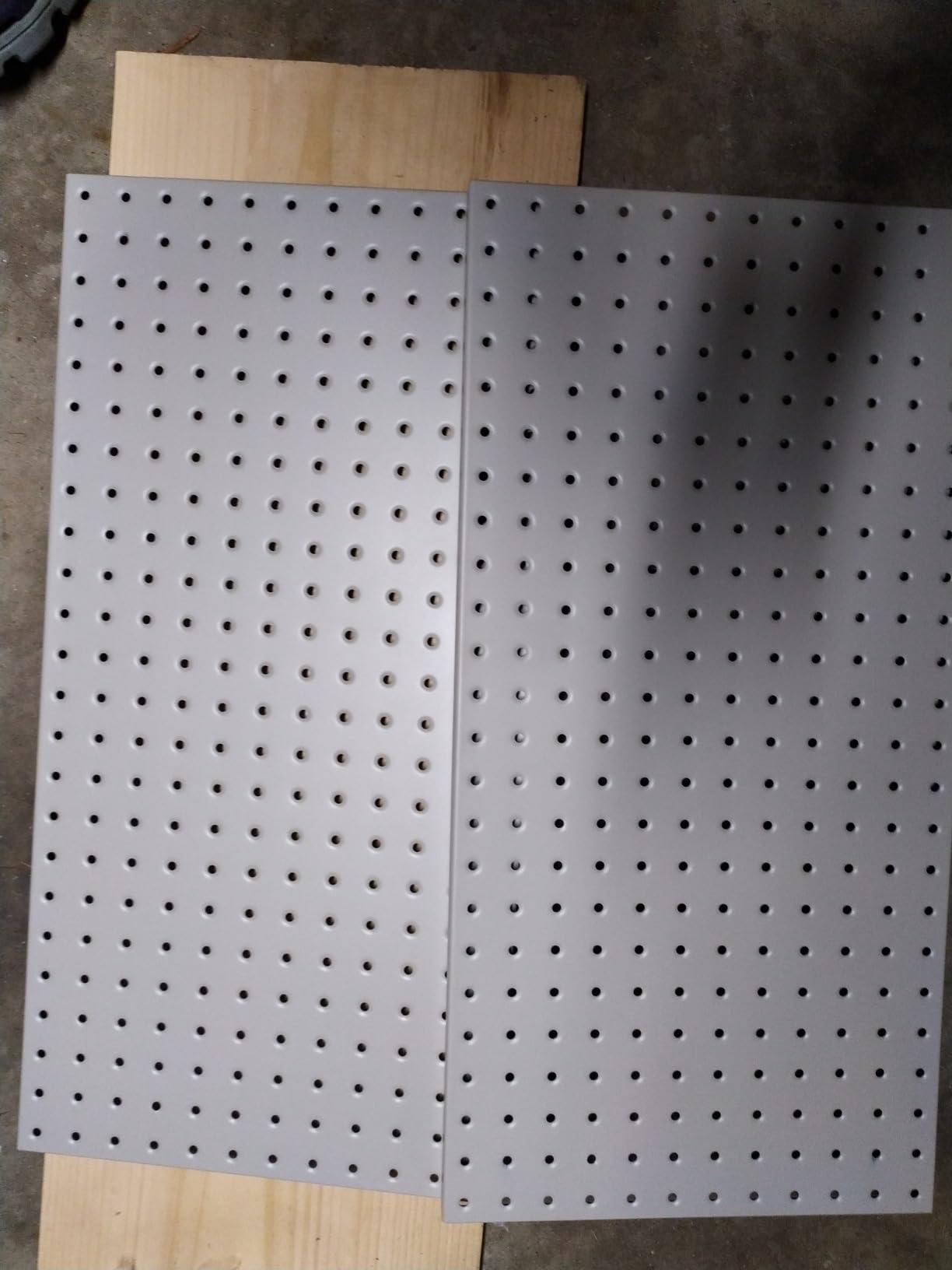 TORACK Metal Pegboard Wall Organizer 24