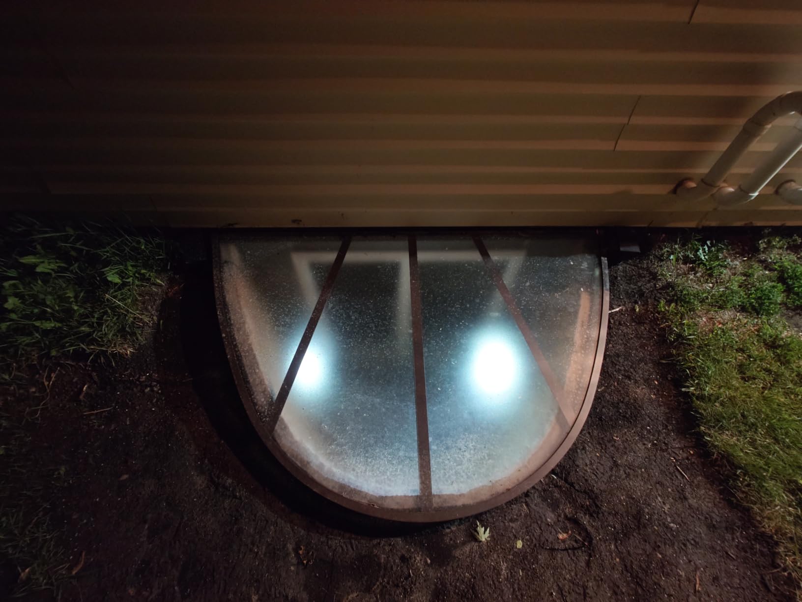 T-SUNUS Solar Landscape Spotlights 2-Pack Warm White 3000K Outdoor Garden customer photo 2