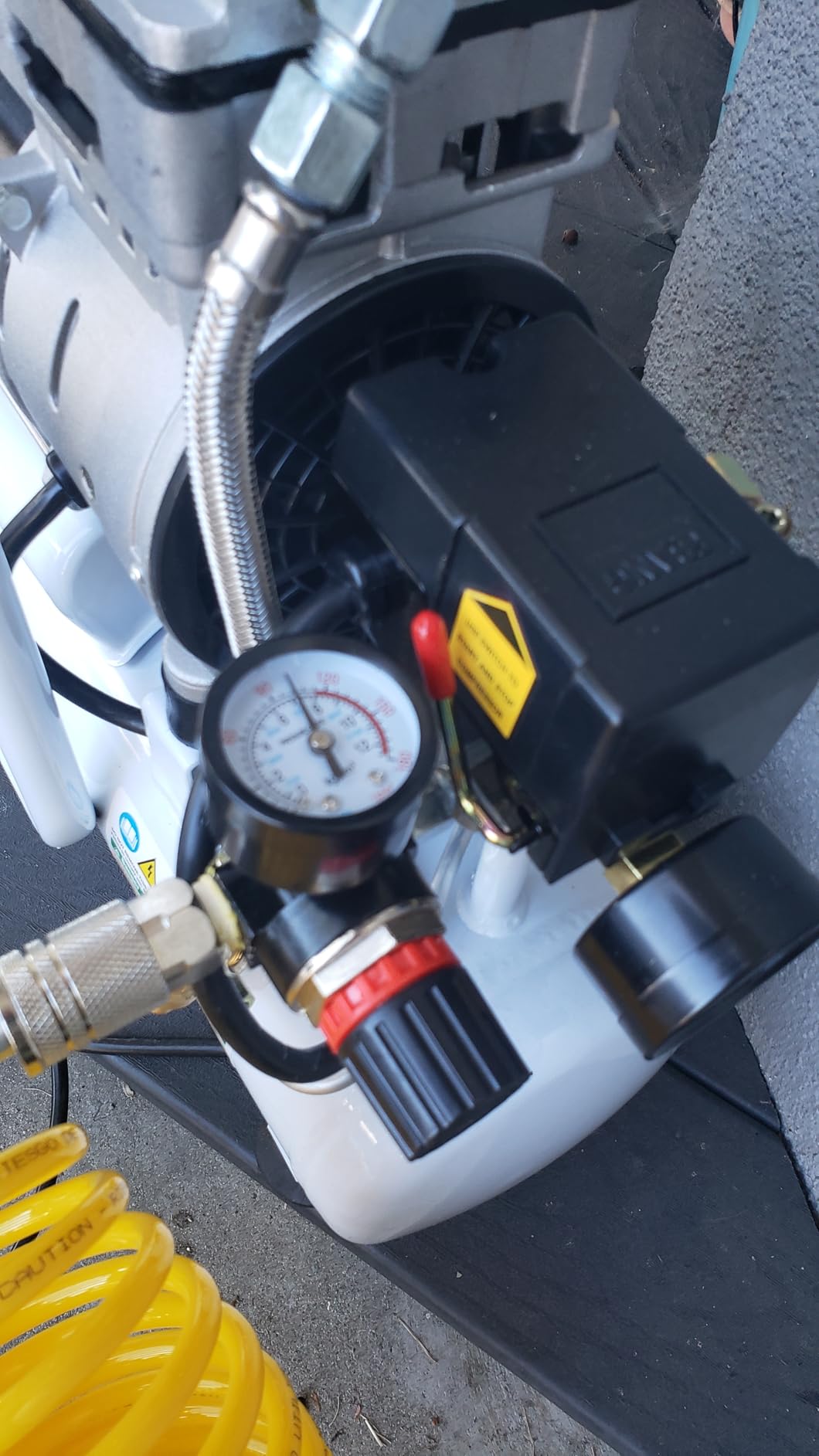 Ultra Quiet Air Compressor, 60 dB, 2.5 CFM @ 90 PSI, 2 Gallon Air Tank customer photo 2