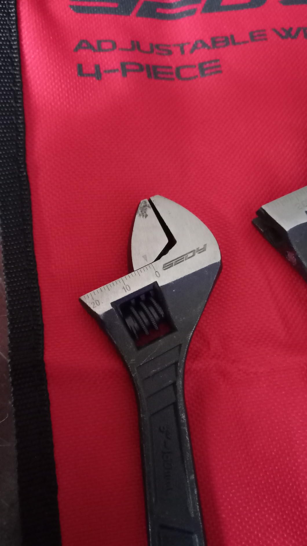 Adjustable Wrench Set Wrenches Sets: 4-Piece 6, 8, 10, 12 Inch Chrome Vanadium Steel Corrosion-Resistant Black Oxide Finish for Automotive Plumbing and Household Repairs customer photo 2