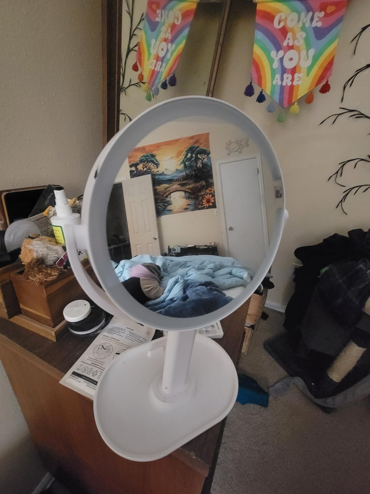 MIYADIVA Makeup Mirror with Lights,20X Magnifying Mirror with Light and Touch Switch,Vanity Mirror with 3 Color Light and 80 LEDs,2-Sided Lighted Magnified Mirror 8.8 Inches customer photo 2