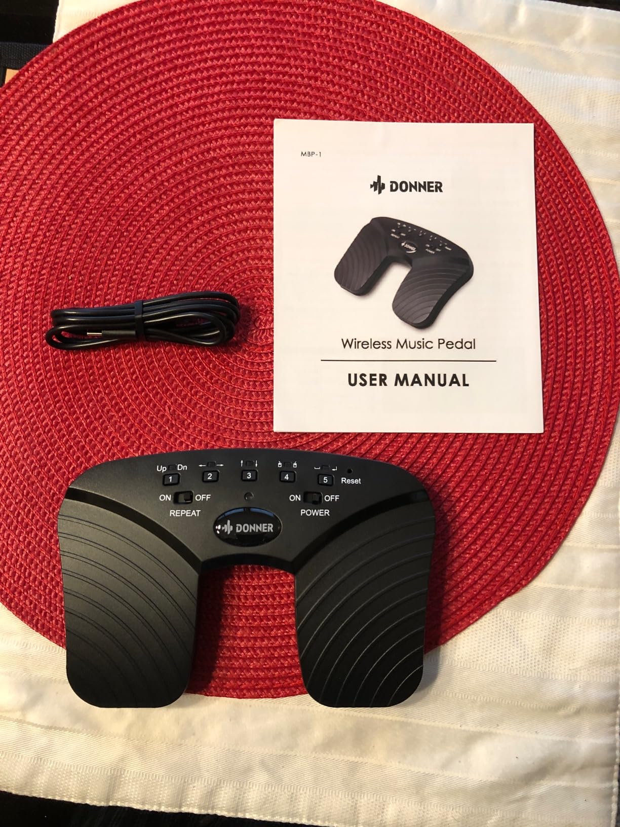 Donner Wireless Page Turner Pedal, Rechargeable Music Page Turner foot pedal for Tablets Phone, Black customer photo 2
