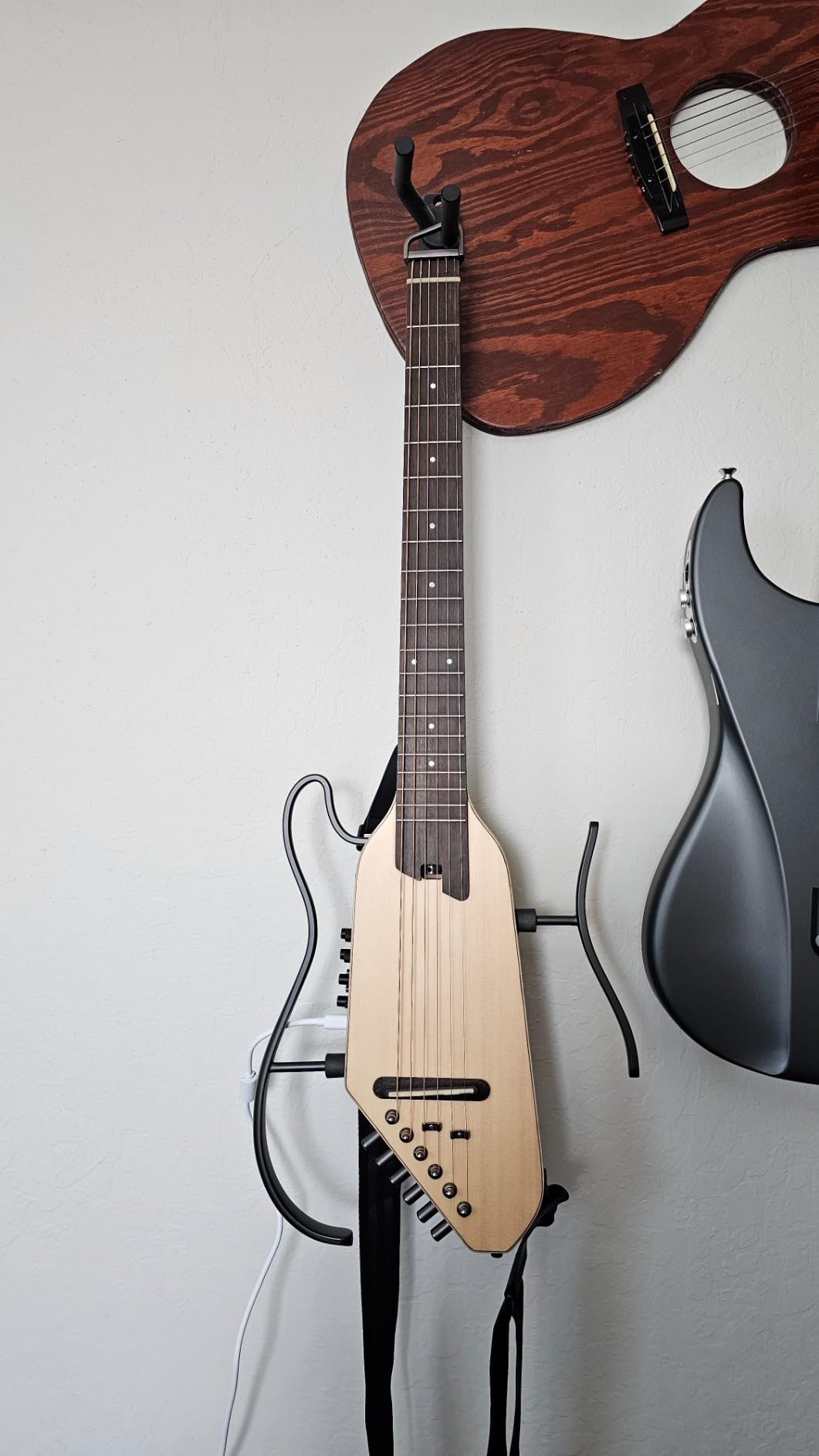 Donner HUSH I PRO Acoustic Electric Travel Guitar (Metallic White) customer photo 1