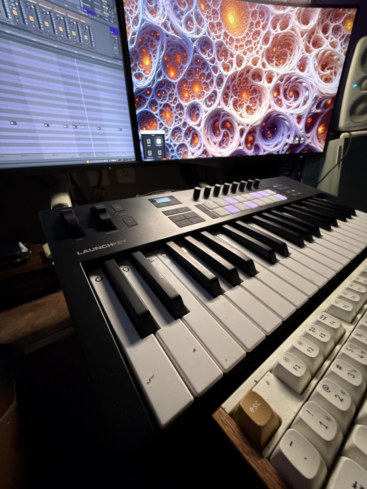 Novation Launchkey 37 MK4 USB MIDI Keyboard Controller customer photo 1