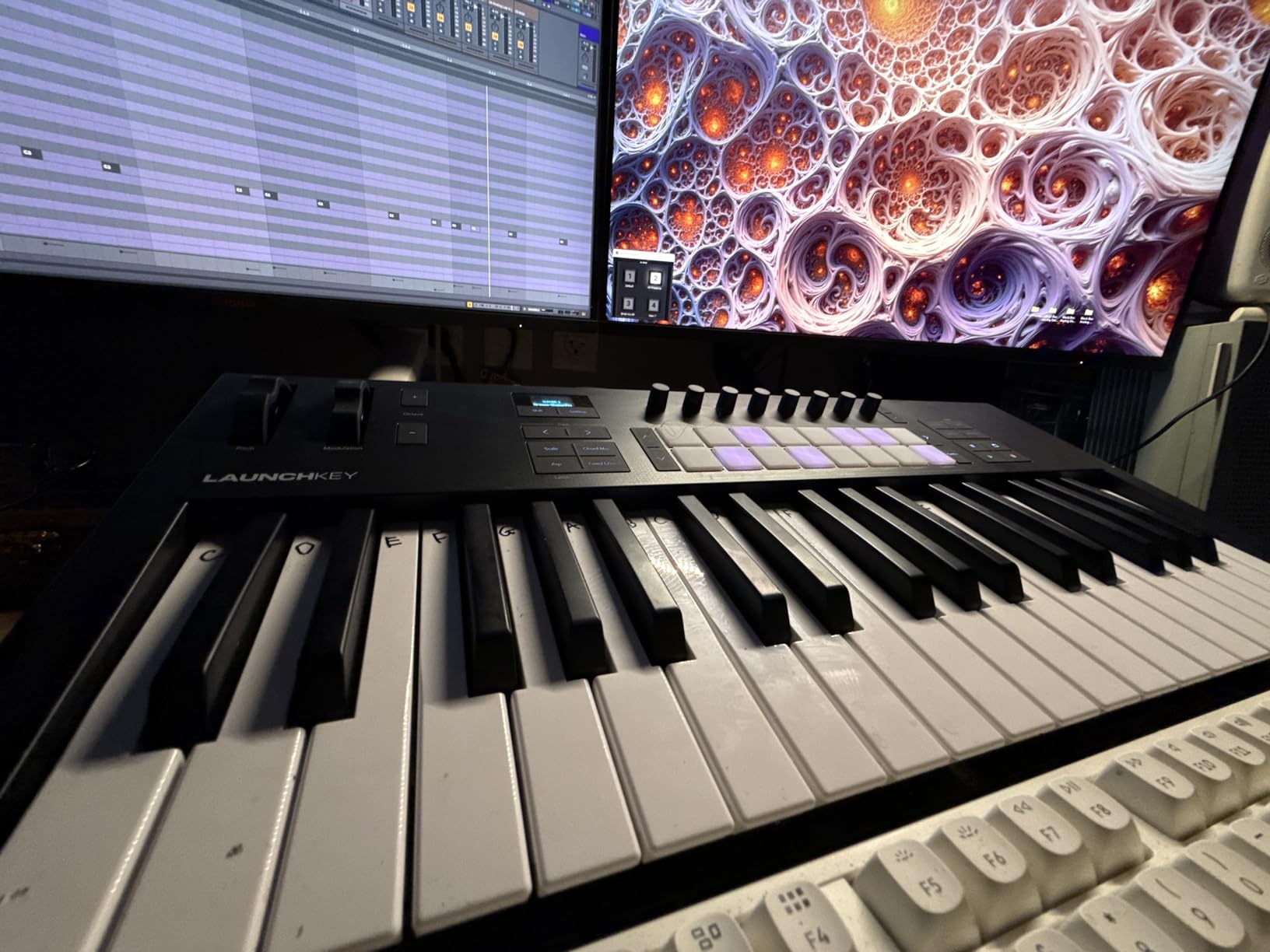 Novation Launchkey 37 MK4 USB MIDI Keyboard Controller customer photo 2