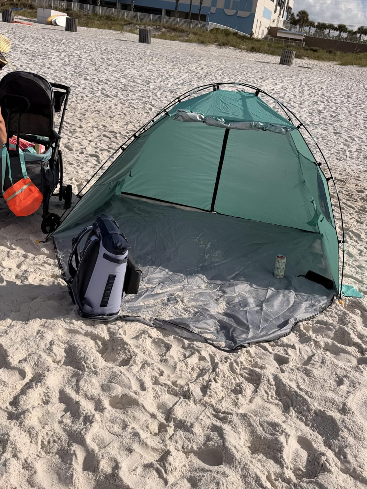 Elegear CumbreX™ Beach Tent Sun Shelter with Canopy, 6-8 Person, Sky Blue customer photo 1