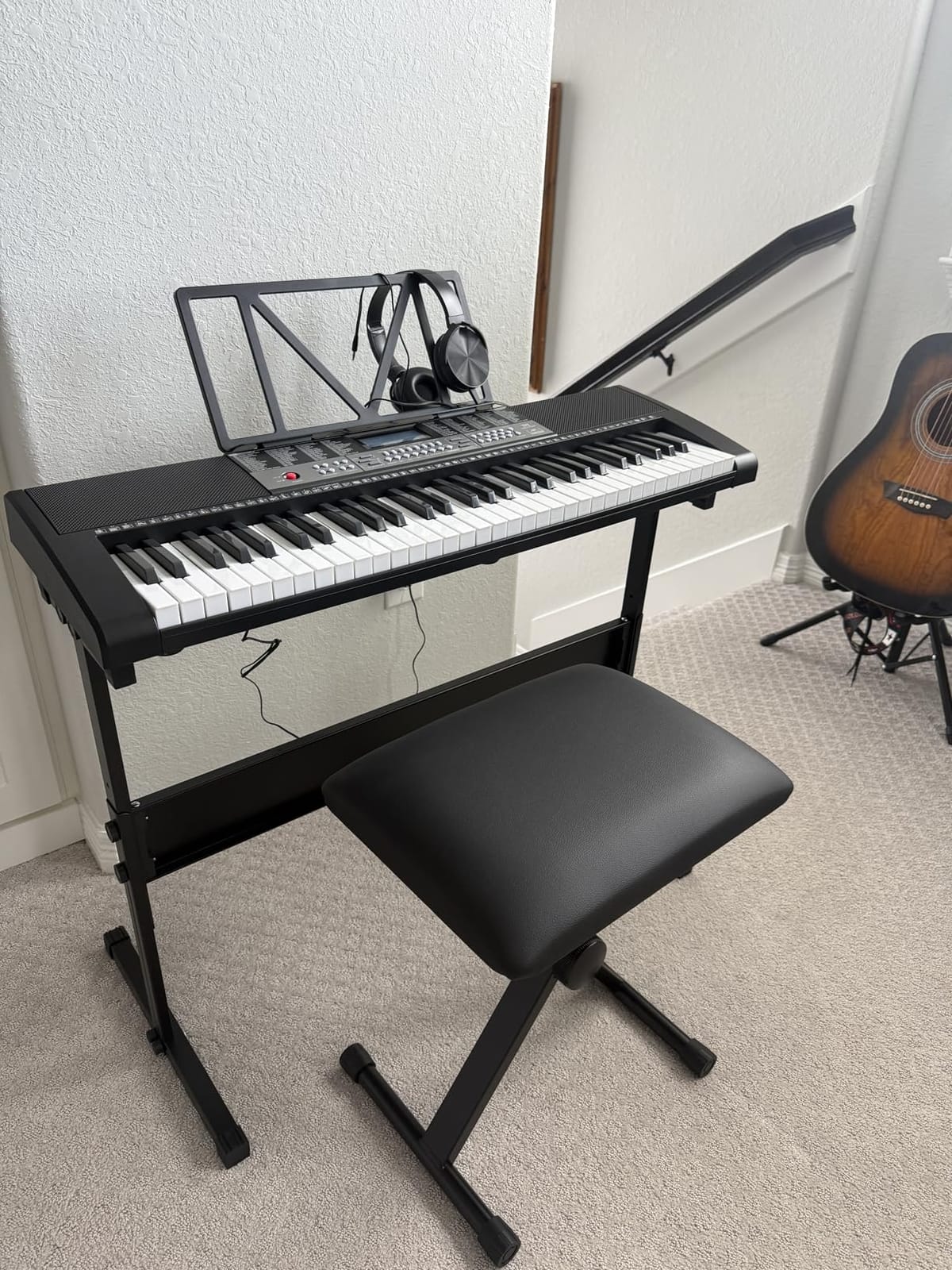 MUSTAR Keyboard Piano, 61 Key Electric Piano Keyboard with Light-Up Keys customer photo 1