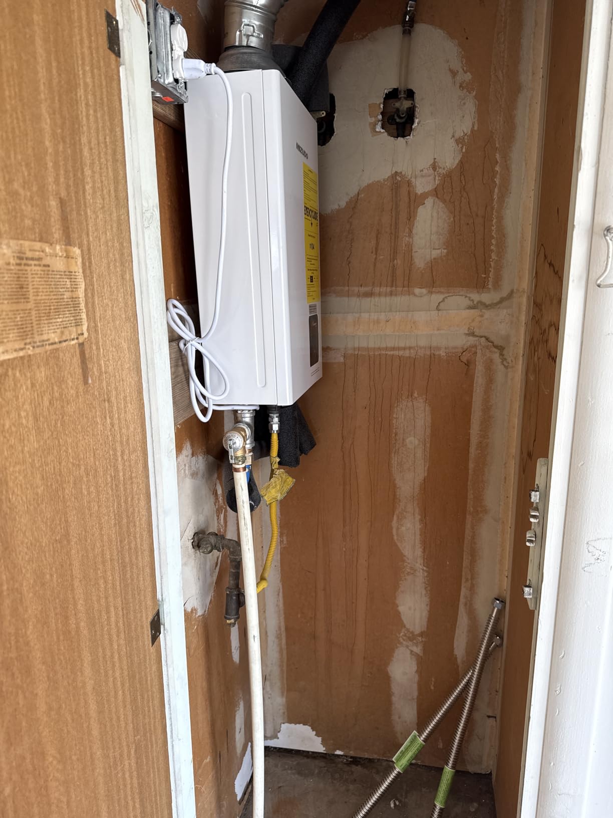 MIZUDO 120,000 BTU Propane Tankless Water Heater Max 5.1 GPM,WiFi&APP customer photo 2