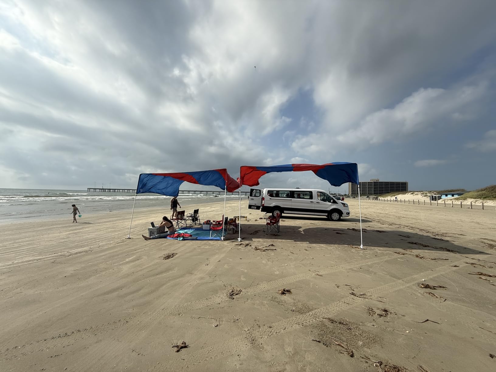 MillionShades® Beach Shade Canopy – No Ropes, No Sandbags, Quiet in Wind, 14x14 ft Wind-Propelled® Beach Shade Sail, UPF 50+, Grande for 10+ People customer photo 1