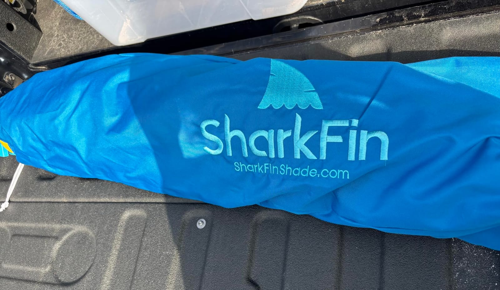 Shark FIN Shade Beach Tent Wind Sun Canopy Portable Easy Set Up UPF 50+ No Assembly Required 3-30 MPH - 1 to 8 People - Tie Downs Included - 2 Sizes Large 9' X 10' & Giant 13.5' X 10' PATENTS Pending customer photo 1