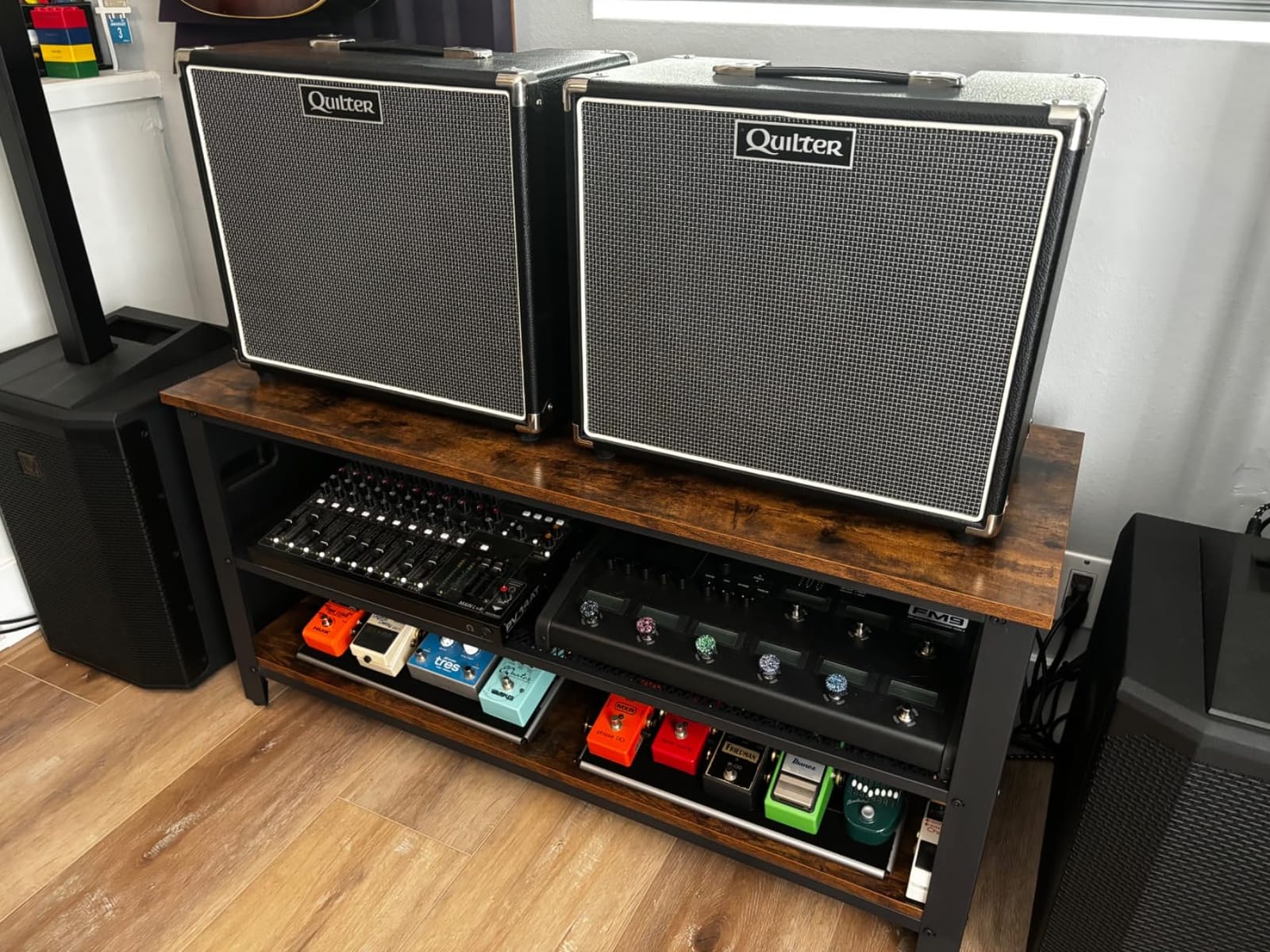 Vangoa Extra Large Guitar Pedal Board with Built-in Isolated Power Supply, Aluminum Alloy Folding Powered Guitar Pedalboard with Adjustable Light Bar with Wheeled Gig Bag, PD-L, 25.2