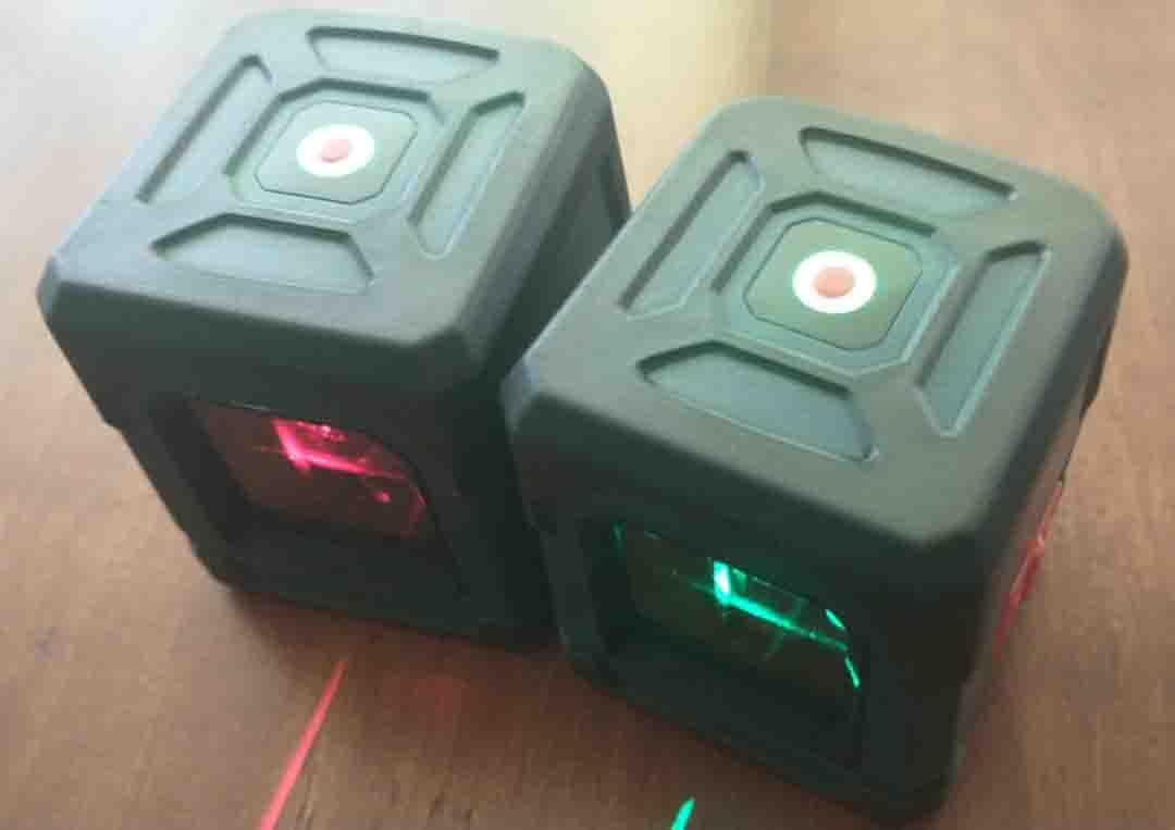 Laser Level, RockSeed Cross Line Laser with Self-Leveling, Vertical and Horizontal Line, Rotatable 360 Degree, Carrying Pouch, Battery Included (40 Inch Tripod) customer photo 1